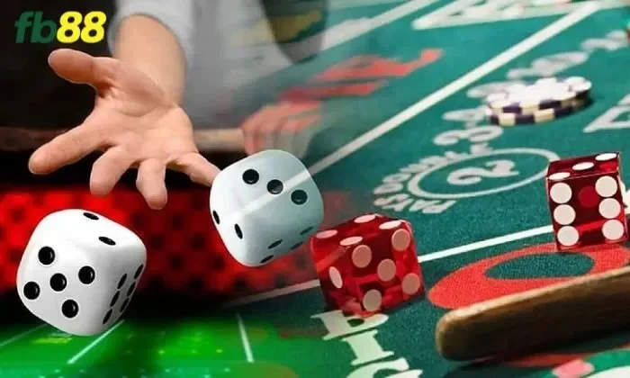 Lightning Dice FB8 Lightning Dice FB88 phân thắng bại dựa vào tổng điểm của 3 viên xúc xắc